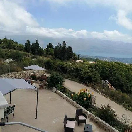 Willa Tzaneta's Star View Mandoukata